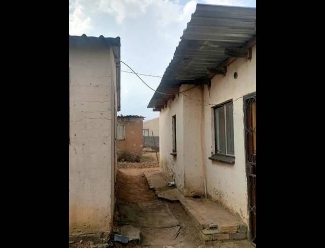 4 BEDROOM HOUSE FOR SALE IN VLAKFONTEIN